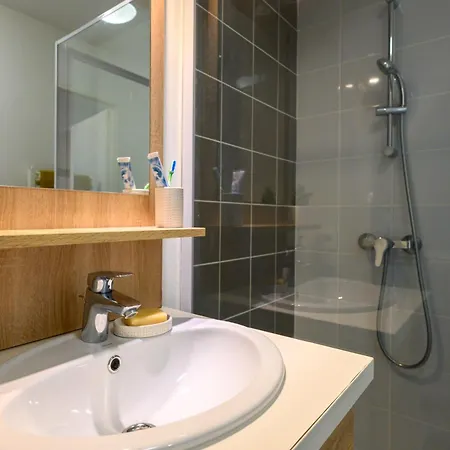 Nemea Campus Apartmanhotel Gières