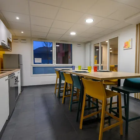 Nemea Campus Aparthotel 3*